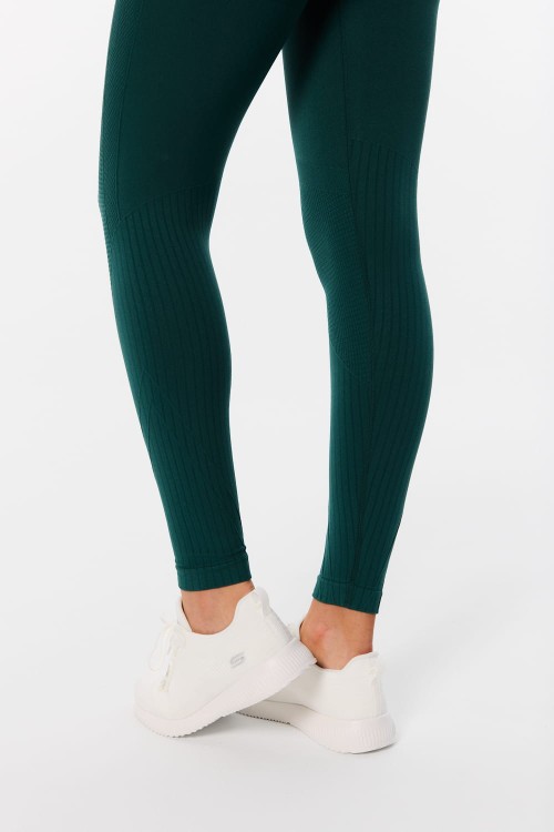 legginsy-damskie-zielone-fitam-bliss-nogi2.jpg